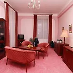 Golf Konopiste Отель