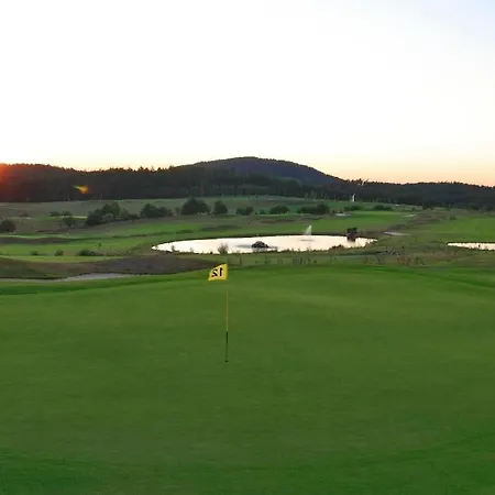 Golf Konopiste Отель