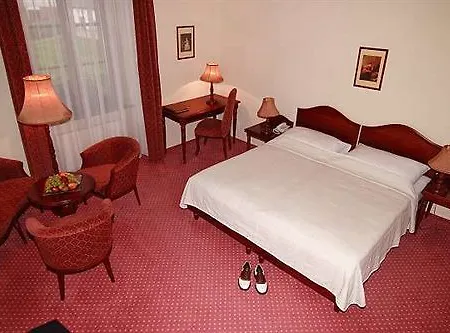 Golf Konopiste Hotel 4*